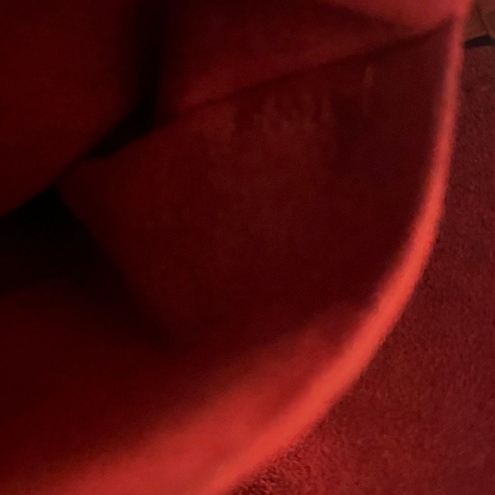 Louis Vuitton - Picture 12 of 12